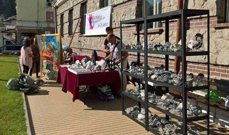 Фестивалът има за цел и да привлича туристи в Мадан