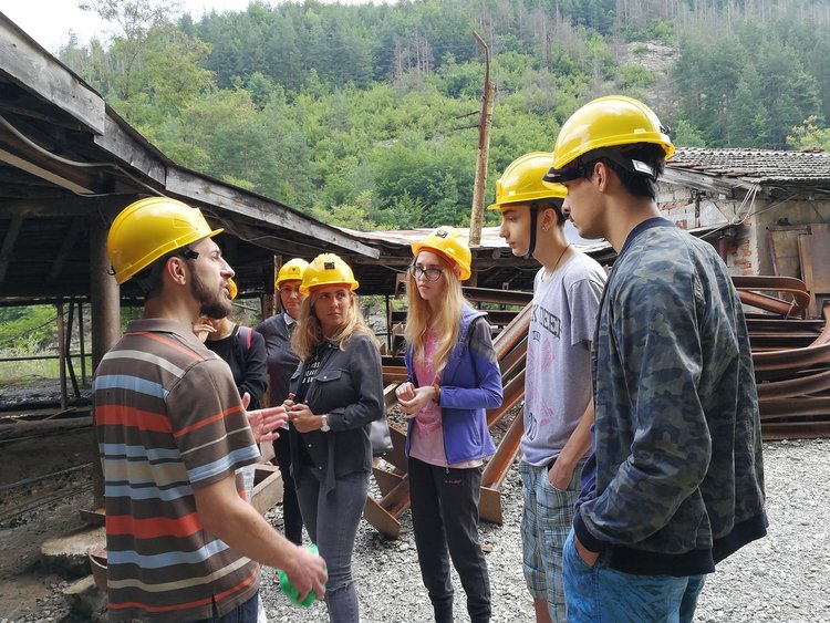 тази година за пръв път по проекта са включени и дейности, свързани с посещения на рудниците, с които е известен града