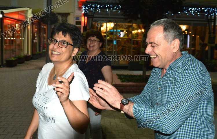 Хасковлии наблюдаваха най-дългото за века лунно затъмнение