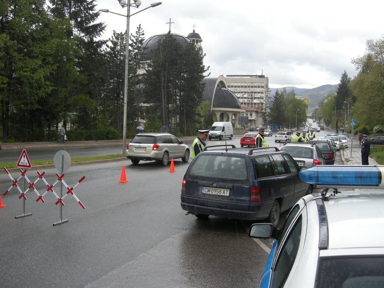 Един пиян зад волана и пет катастрофи през уикенда