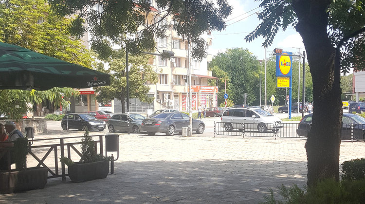 Читател: нов правилник за движение на Мерцедес в Хасково