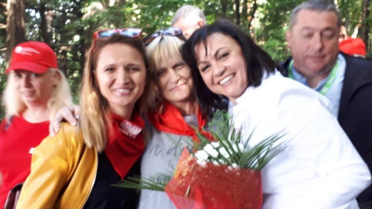 Керван от автобуси от Кърджали до Бузлуджа, рекорден брой социалисти качиха върха