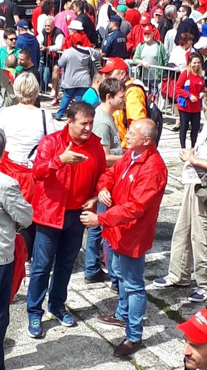 Керван от автобуси от Кърджали до Бузлуджа, рекорден брой социалисти качиха върха