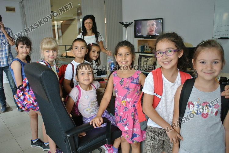 Децата от лятната занималня по пътя на новините в Haskovo.net и еTV