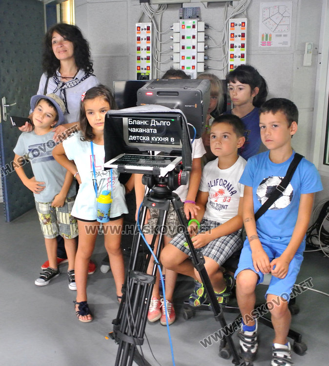 Децата от лятната занималня по пътя на новините в Haskovo.net и еTV