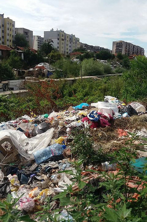 Снимките са читателски и вероятно са правени с телефон