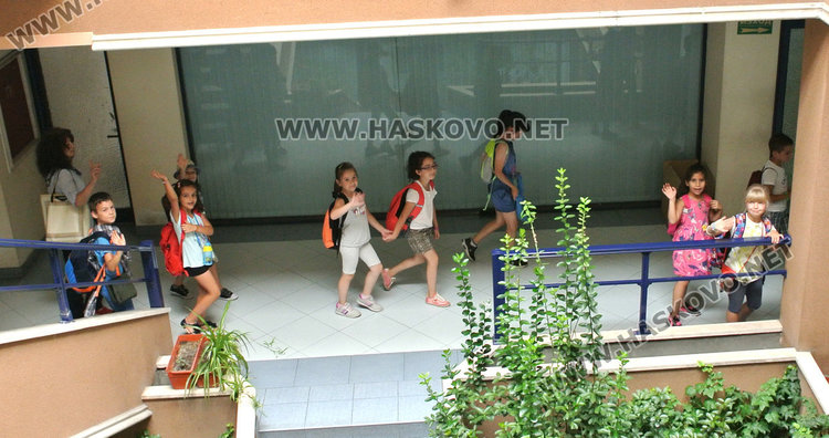 Децата от лятната занималня по пътя на новините в Haskovo.net и еTV