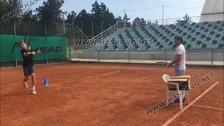 Немски юноша-тенис национал се подготвя в Хасково