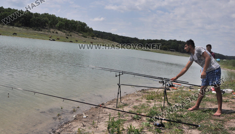 Рибари окупираха Сивата вода, шараните отново ничии