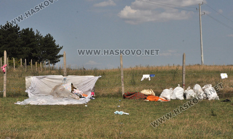 Република под обсада заради ударения полицай, издирват 25-годишен катунар