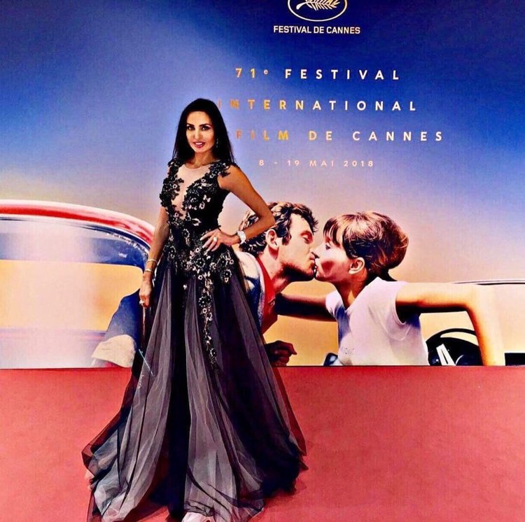 Наталия Гуркова с роклята на Радослава на фестивала в Кан