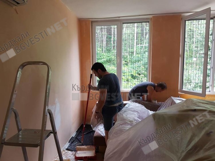 Младите ротарианци от Ротаракт подариха на децата Весела занималня