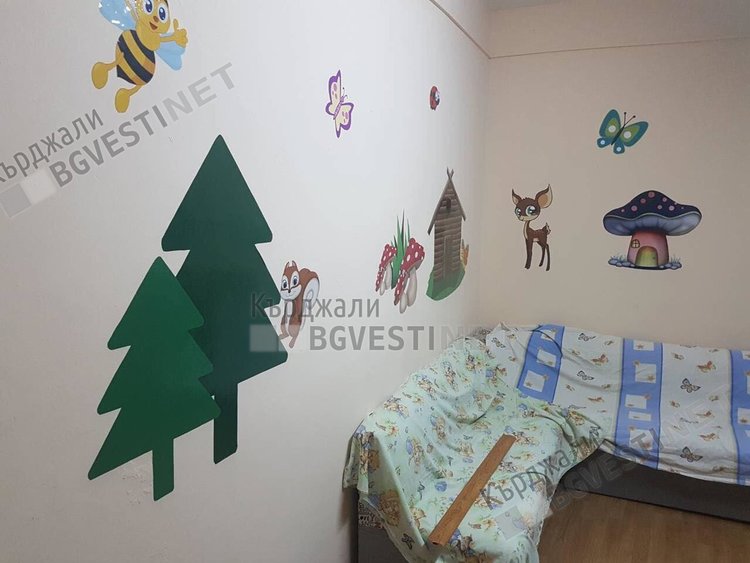 Младите ротарианци от Ротаракт подариха на децата Весела занималня