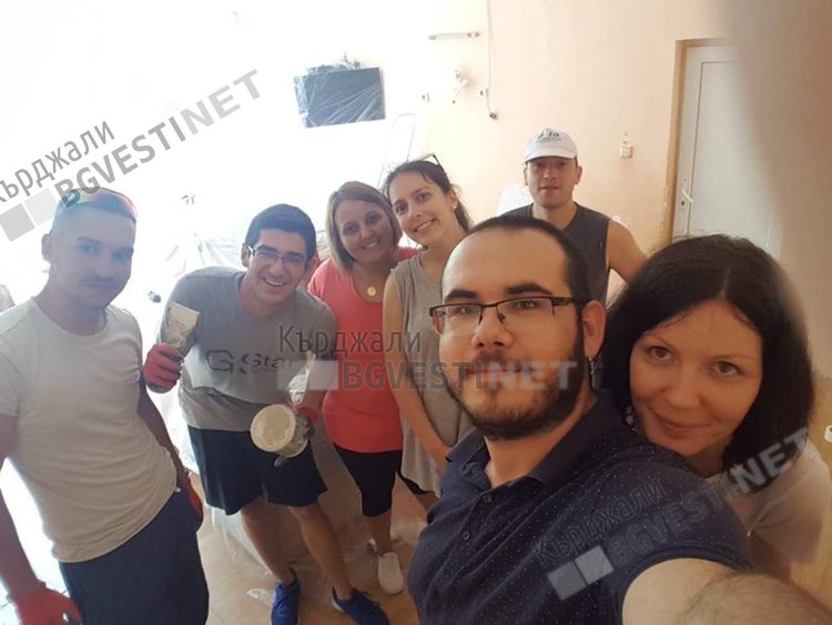 Младите ротарианци от Ротаракт подариха на децата Весела занималня