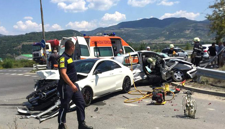 Жена загина в зверска катастрофа на пътя Кърджали - Момчилград