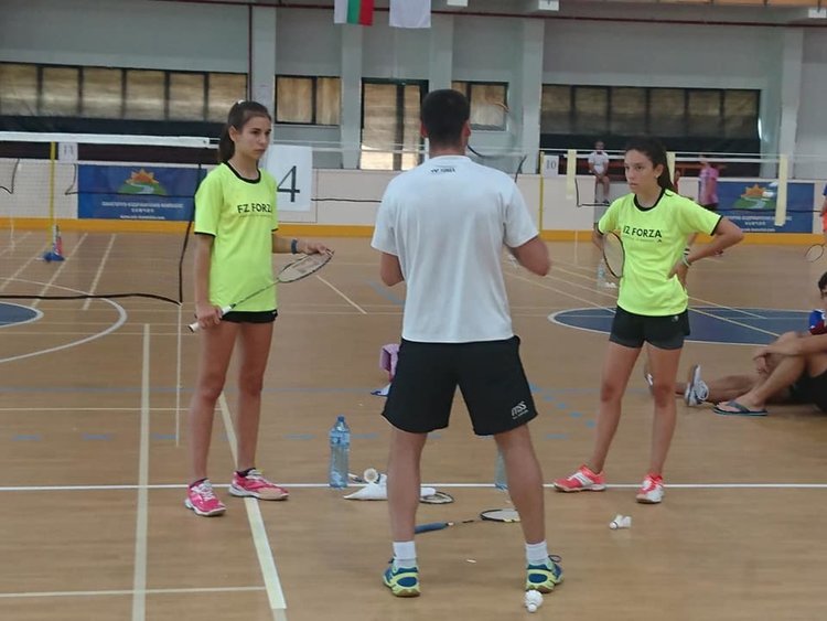 Бадминтонистите на "Атлет" се окичиха с медали в Камчия