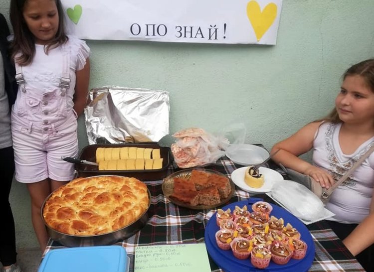 Дечица от Елховец готвиха за кулинарен базар, с парите отидоха на екскурзия 