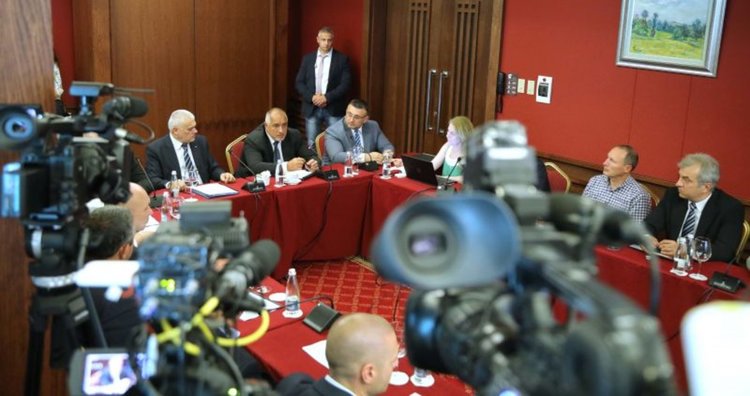 Борисов плаши 'жътварите' на канабис: Наблюдаваме ви