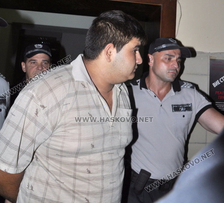 Васил Колев беше доведен с белезници, но беше освободен