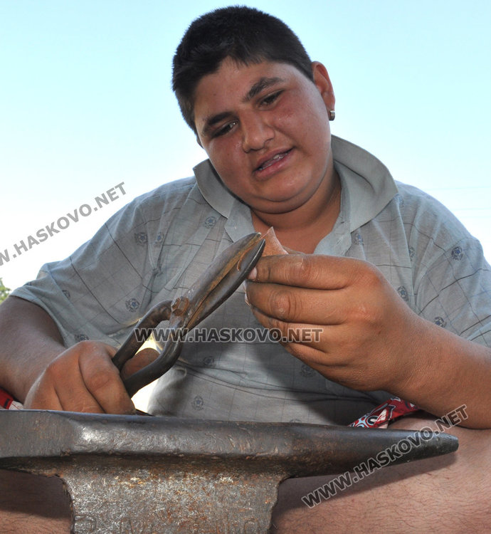 17-годишният Васил преди 4 години майстори джезве