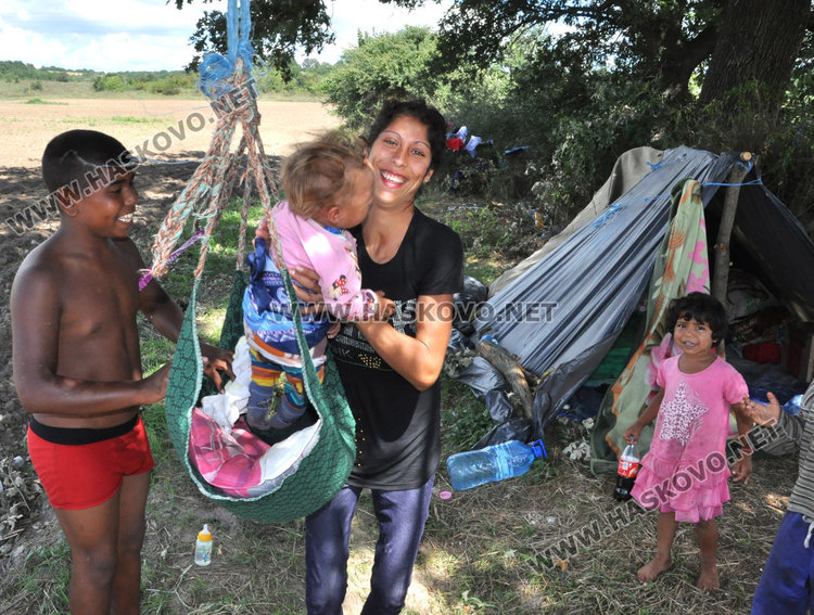 19-годишната Радка и бебето й