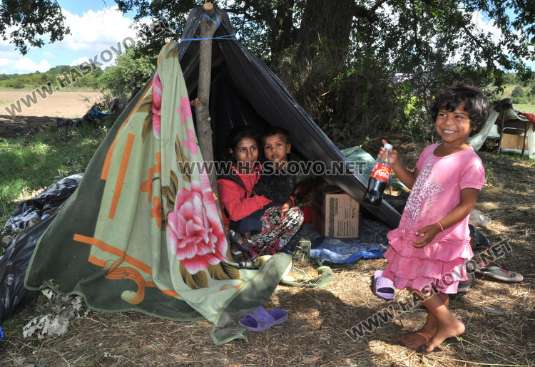 Цигански катуни никнат като гъби в Хасковско