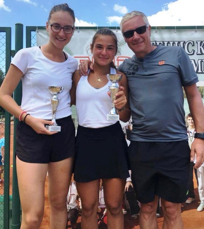 Лилия Димова и швейцарка с титла от международен турнир по тенис