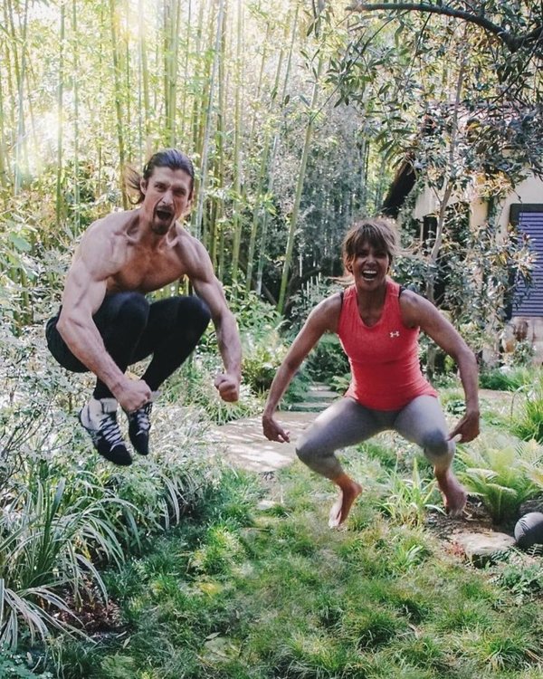 Хали Бери перфектна на 52 г: Където има воля, има и начин!