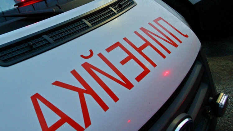 Автомобил удари пешеходка на паркинг в Чепеларе