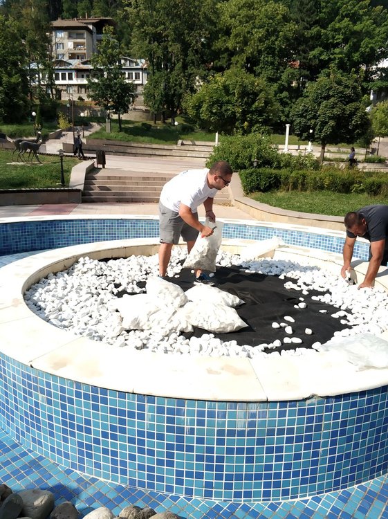 От КРОС все пак започнаха ремонт на шадравана в центъра на Смолян 