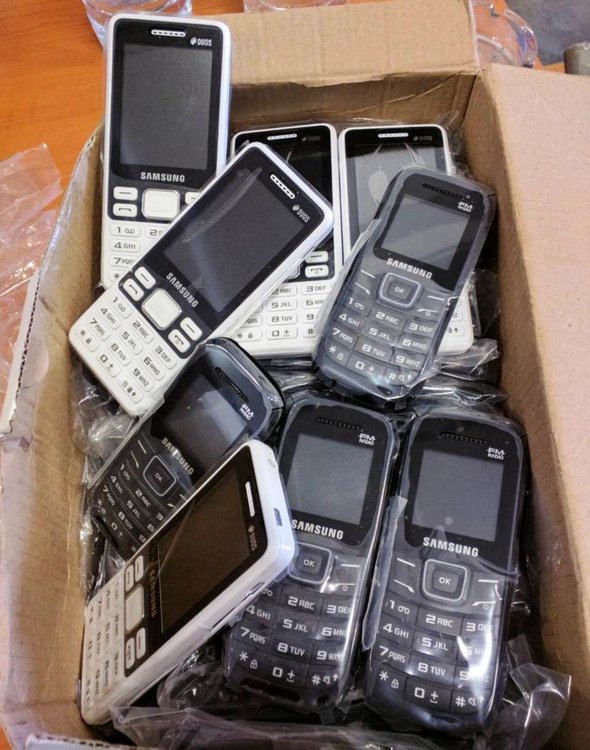 Ямболия мъкне стари марки контрабандни телефони в тайник на колата си 