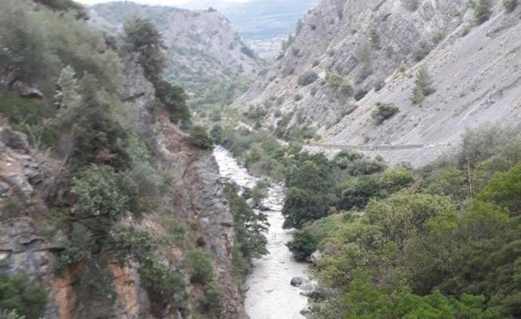 Внезапно придошъл поток отнесе туристи в Италия, 11 загинаха