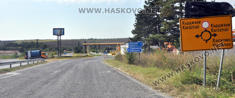 Временните табели заради Околовръстното забиват трафика да се лута из Хасково