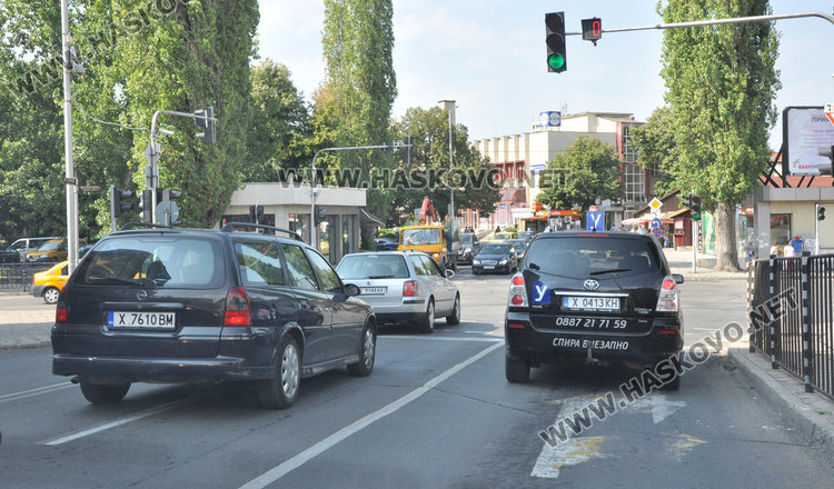 Светофарите до Зеленчуковия пазар. А сега накъде?
