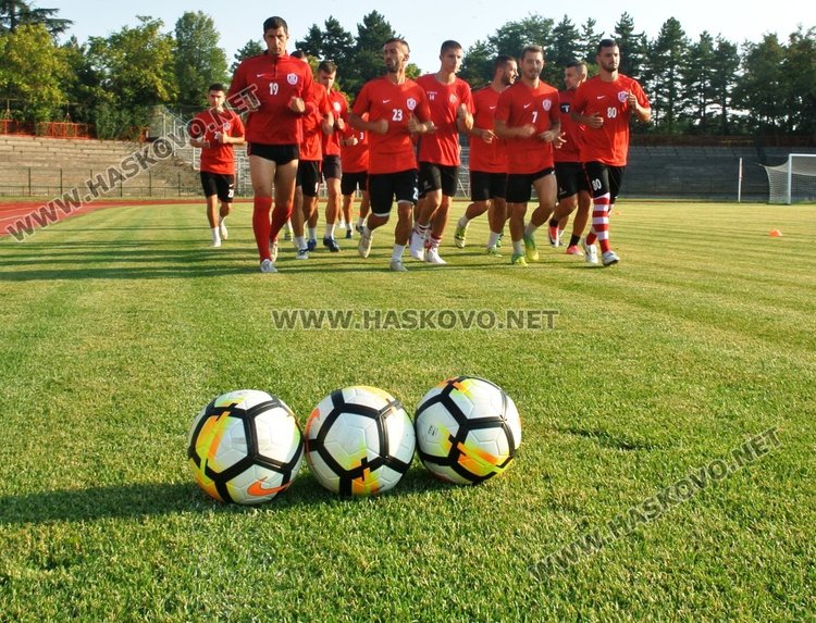 2 лева вход за мачовете на Ямача, Джими – спортен директор на ФК „Хасково“