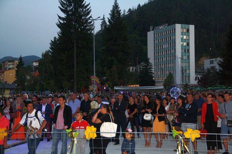 Със заря и много гости Мадан отбеляза празника на града и деня на миньора