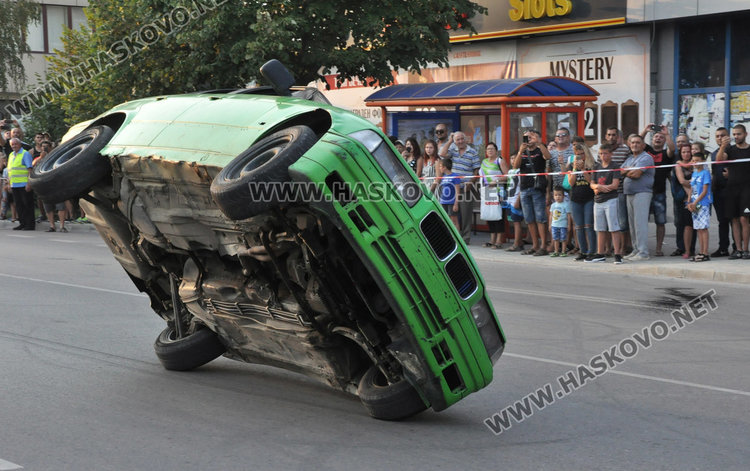 Стънт шоу за 71-годишнината на Димитровград вдигна адреналина на публиката 