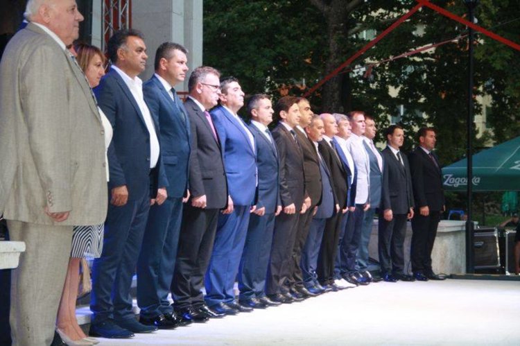 Със заря и много гости Мадан отбеляза празника на града и деня на миньора