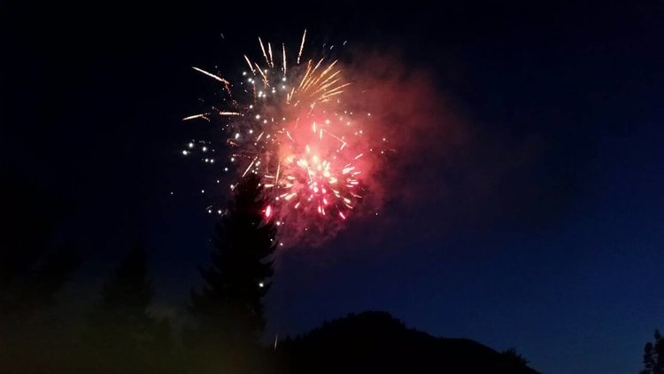 Със заря и много гости Мадан отбеляза празника на града и деня на миньора