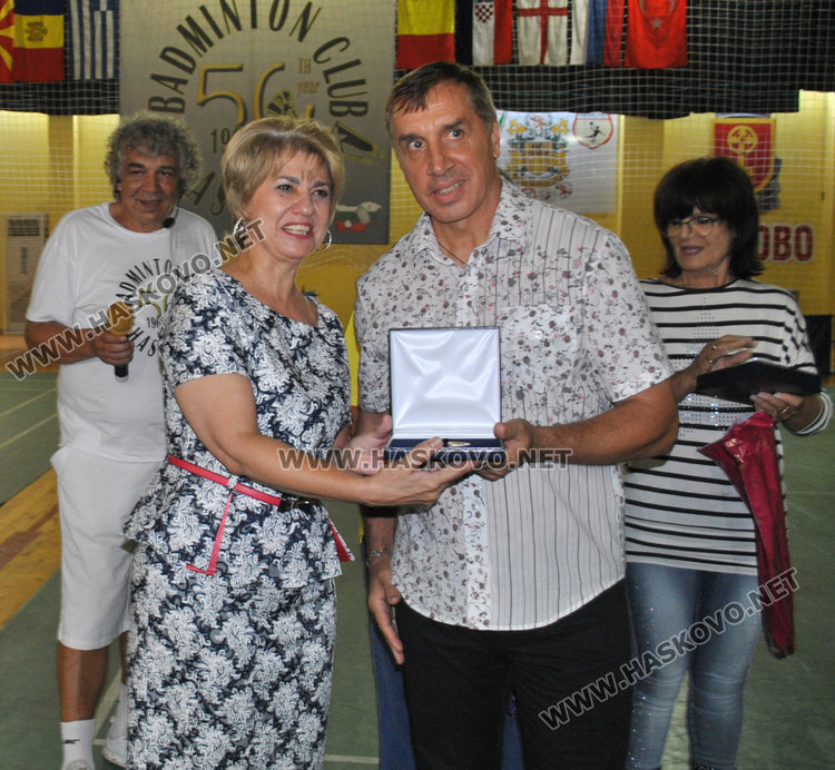 100 награди за половин век бадминтон в Хасково