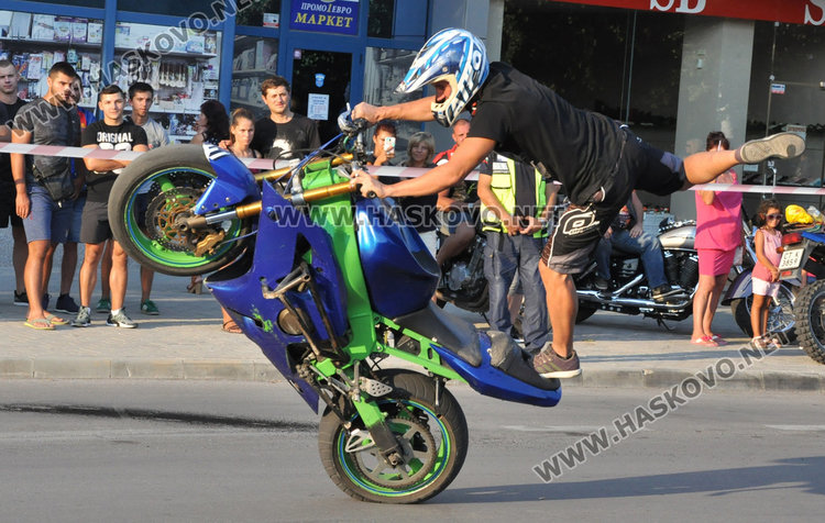 Стънт шоу за 71-годишнината на Димитровград вдигна адреналина на публиката 