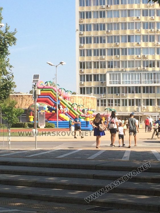 Детско парти привлече десетки деца и родители в Димитровград