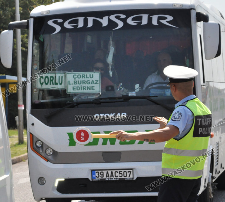 Водачът и автобусът бяха с изрядни документи
