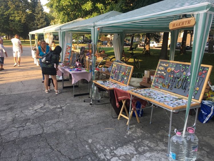 Димитровградски майстори участват в панаир на занаятите в парк "Марица" 