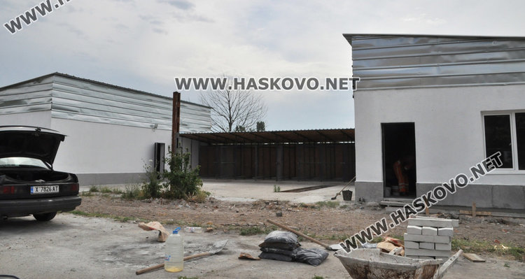 Довършителните работи по сградата на приюта