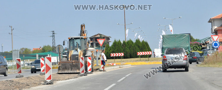 Започна ремонт до кръговото на Кърджалийска, продължават към Конуш