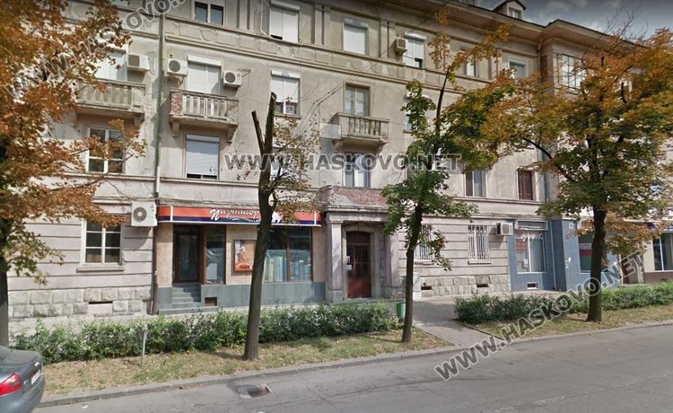 магазин 100 квадрата на бул. Трети Март № 5