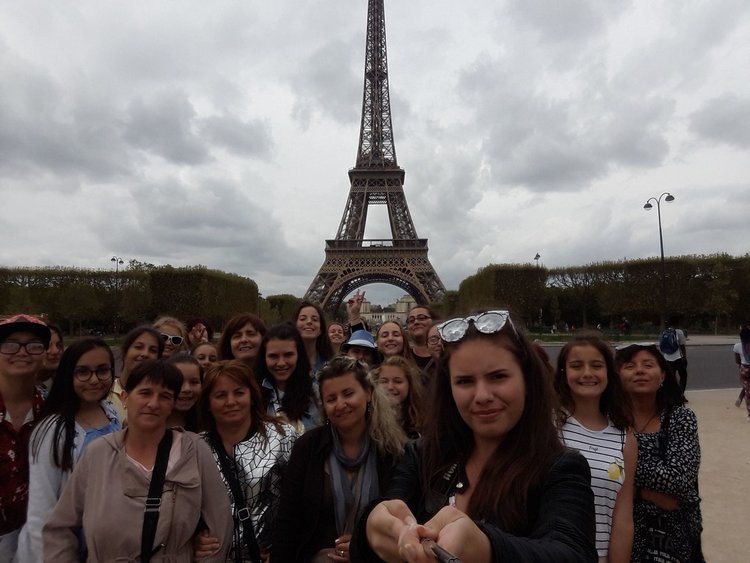 Хор „Орфей” с концерт под Айфеловата кула