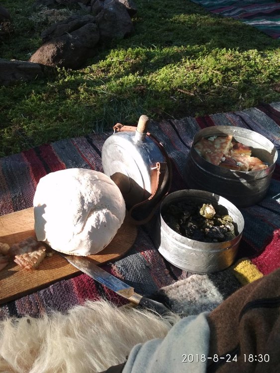 Хайдушко сборище край лобното място на родопски комита събра младежи и девойки