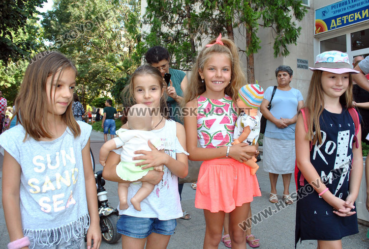 Купон и грамоти на закриването на „Лято в библиотеката“